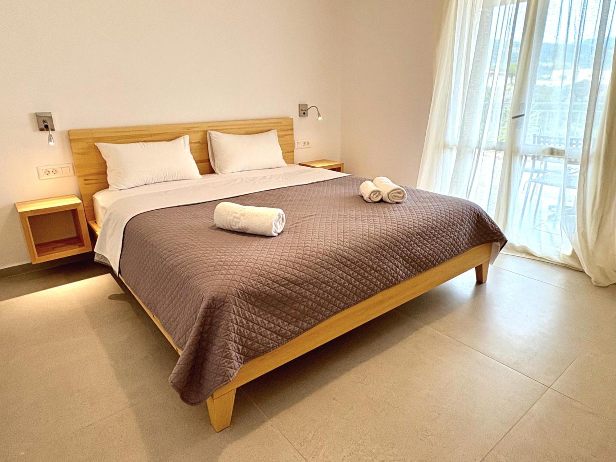 Sunset Rooms & Apartments 팔라사르나 외부 사진